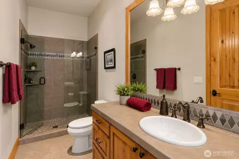 Bath - 1752 Ruby King Loop, Cle Elum, WA 98922 photo 5 of 7