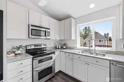 Kitchen - 1228 223rd St SW, Bothell, WA 98021 photo 2 of 4