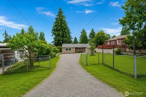 819 SW 134th St SW, Burien, WA 98146