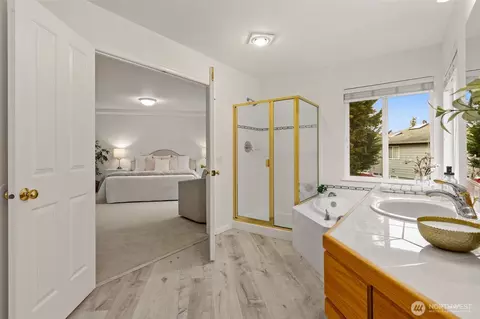 Bath - 17617 31st Dr SE, Bothell, WA 98012 photo 3 of 5