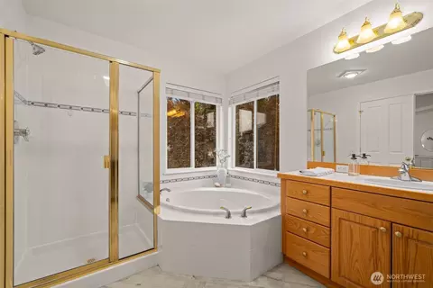 Bath - 17617 31st Dr SE, Bothell, WA 98012 photo 2 of 5