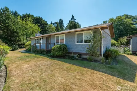 1607 NE Parker Rd, Coupeville, WA 98239