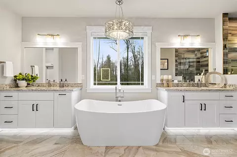 Bath - 23670 SE 448th St, Enumclaw, WA 98022 photo 2 of 5