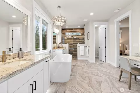 Bath - 23670 SE 448th St, Enumclaw, WA 98022 photo 4 of 5