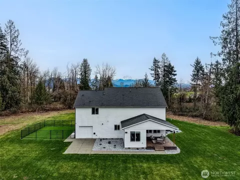 Exterior - 23670 SE 448th St, Enumclaw, WA 98022 photo 4 of 6