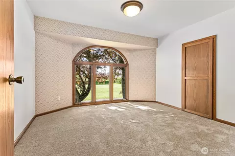Bedroom - 1133 E Pole Rd, Everson, WA 98247 photo 5 of 7