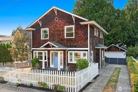 9207 47th Ave SW, Seattle, WA 98136