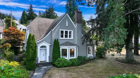 721 15th St, Bellingham, WA 98225