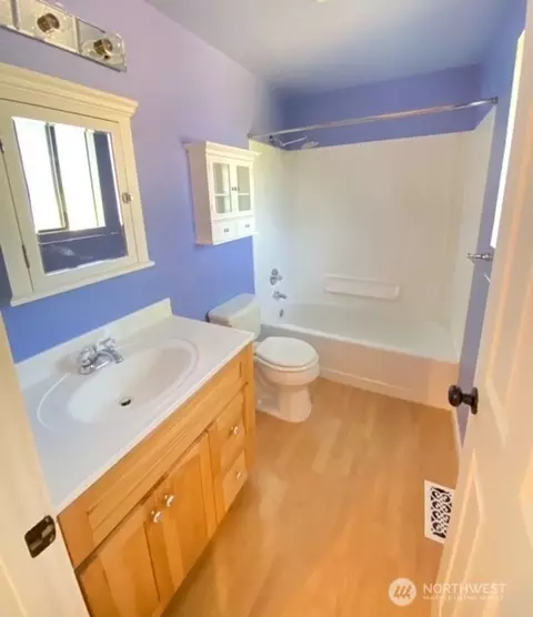Bath - 2216 179th St SE, Bothell, WA 98012 photo 1 of 1