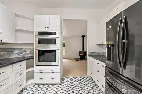 Kitchen - 520 E Stadium Beach Rd W, Grapeview, WA 98546 photo 4 of 4
