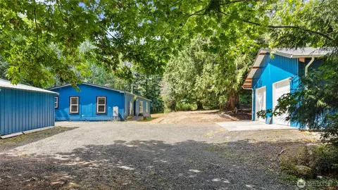 520 E Stadium Beach Rd W, Grapeview, WA 98546
