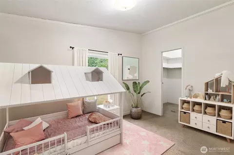 Bedroom - 520 E Stadium Beach Rd W, Grapeview, WA 98546 photo 9 of 10