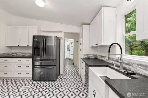 Kitchen - 520 E Stadium Beach Rd W, Grapeview, WA 98546 photo 3 of 4