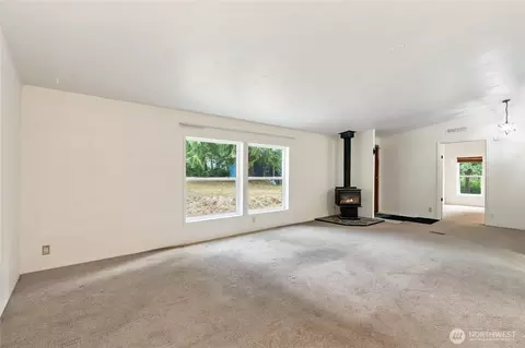 Living - 520 E Stadium Beach Rd W, Grapeview, WA 98546 photo 4 of 10
