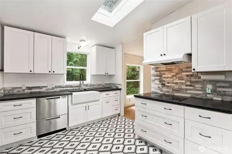 Kitchen - 520 E Stadium Beach Rd W, Grapeview, WA 98546 photo 1 of 4