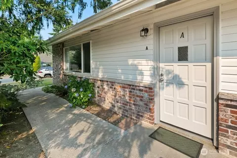4512 216th St SW #12A, Mountlake Terrace, WA 98043