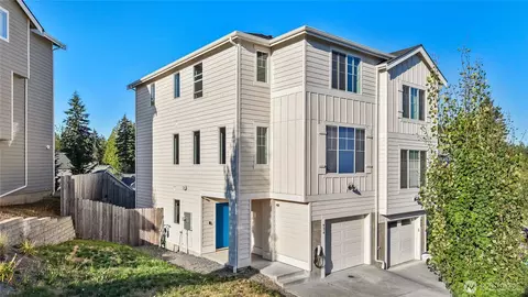 934 NW Highgarden Dr, Bremerton, WA 98311