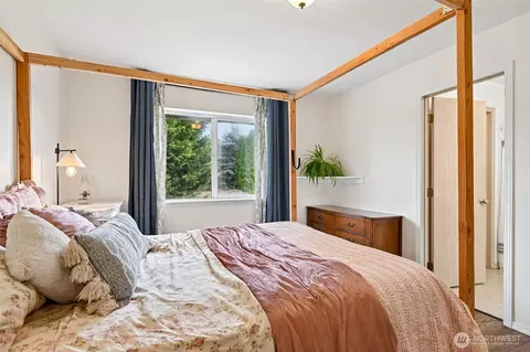 Bedroom - 508 Eldredge Ave NW, Orting, WA 98360 photo 5 of 6