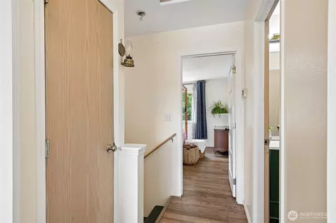 Entry Way - 508 Eldredge Ave NW, Orting, WA 98360 photo 5 of 5