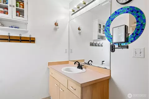 Bath - 508 Eldredge Ave NW, Orting, WA 98360 photo 6 of 6