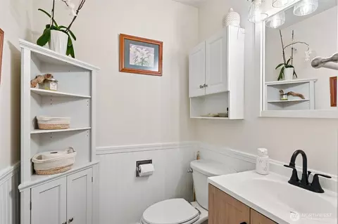 Bath - 508 Eldredge Ave NW, Orting, WA 98360 photo 1 of 6