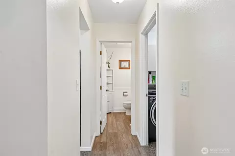 Entry Way - 508 Eldredge Ave NW, Orting, WA 98360 photo 3 of 5