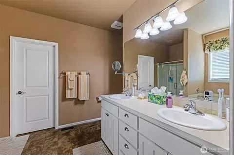 Bath - 15521 148th Ave Ct E, Orting, WA 98360 photo 2 of 2