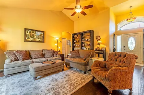 Living - 15521 148th Ave Ct E, Orting, WA 98360 photo 3 of 3