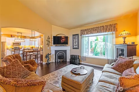 Living - 15521 148th Ave Ct E, Orting, WA 98360 photo 1 of 3