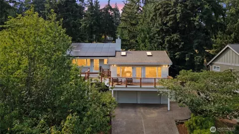 7 Bogey Ln, Bellingham, WA 98229