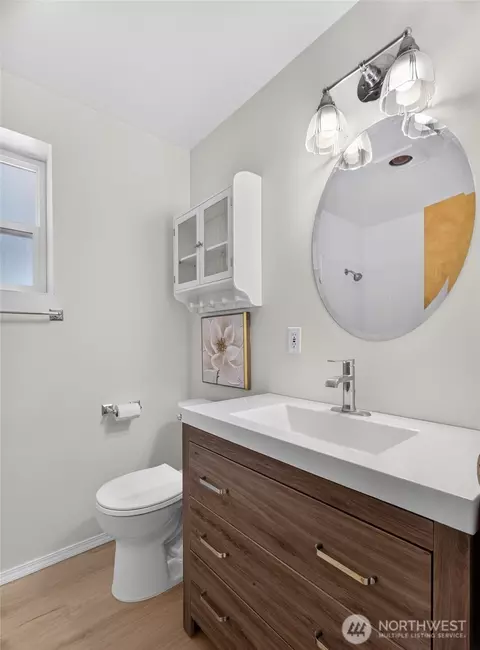 Bath - 3218 Division St, Enumclaw, WA 98022 photo 2 of 2