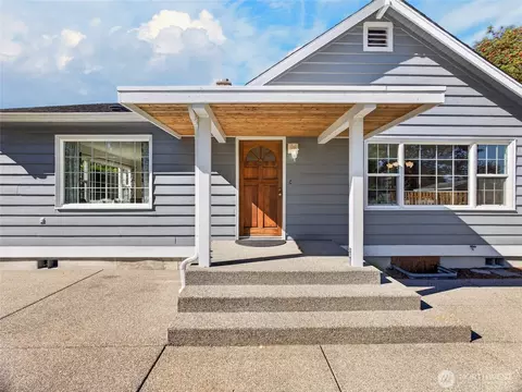 Exterior - 3218 Division St, Enumclaw, WA 98022 photo 2 of 14