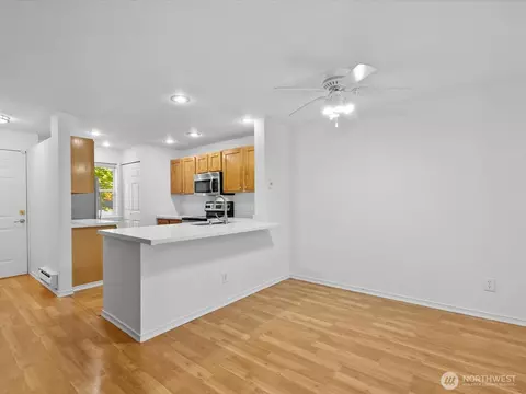 Living - 16101 Bothell Everett Hwy #H5, Mill Creek, WA 98012 photo 6 of 7