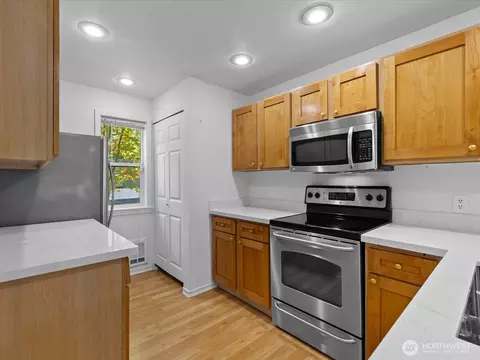 Kitchen - 16101 Bothell Everett Hwy #H5, Mill Creek, WA 98012 photo 3 of 5