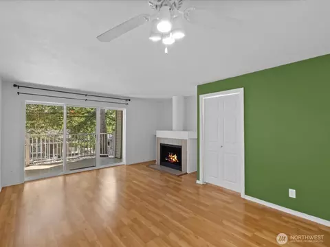Living - 16101 Bothell Everett Hwy #H5, Mill Creek, WA 98012 photo 2 of 7