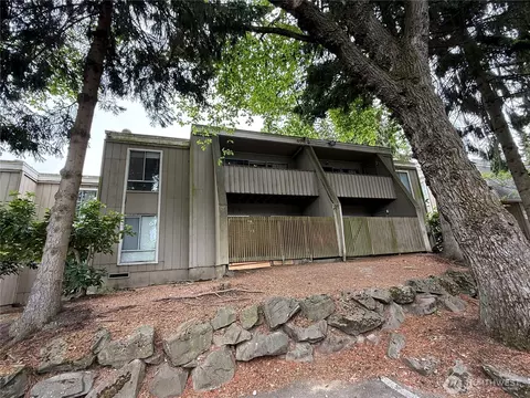 4802 180th St SW #F202, Lynnwood, WA 98037