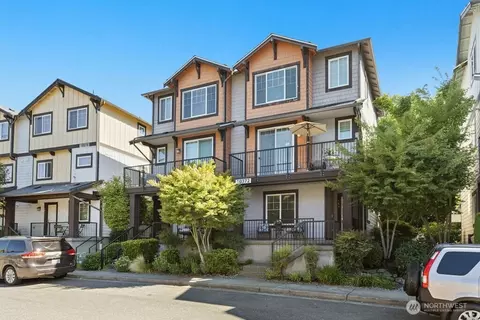 10372 156th Pl NE #101, Redmond, WA 98052