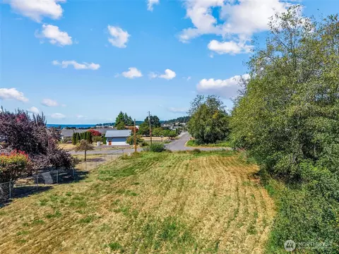 4929 NE Hemlock Ln, Hansville, WA 98340
