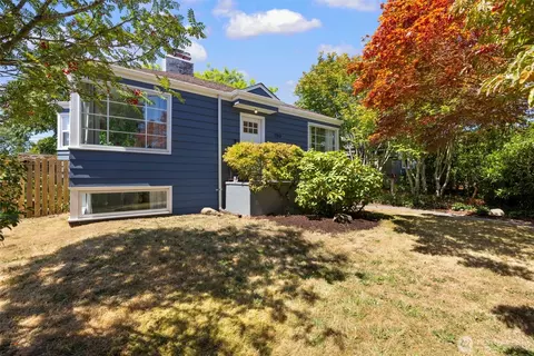 7919 34th Ave SW, Seattle, WA 98126