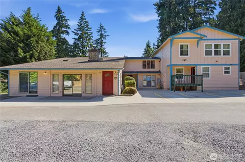 16068 Greenwood Ave N, Shoreline, WA 98133