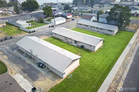 1133 1135 Cascade Ave, Moses Lake, WA 98837
