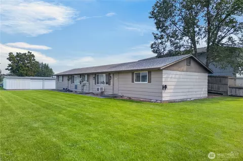 1141 1143 Cascade Ave, Moses Lake, WA 98837