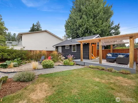 7559 19th Ave SW, Seattle, WA 98106