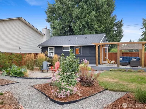 7559 19th Ave SW, Seattle, WA 98106