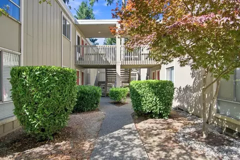 4801 180th St SW #B205, Lynnwood, WA 98037