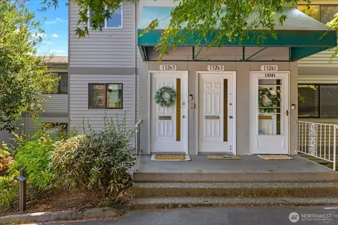 13265 15th Ave NE #B10, Seattle, WA 98125