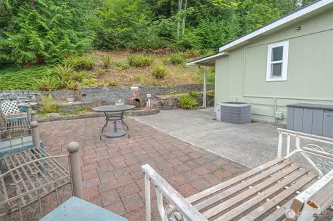 Exterior - 17336 Woodcrest Dr NE, Bothell, WA 98011 photo 3 of 5