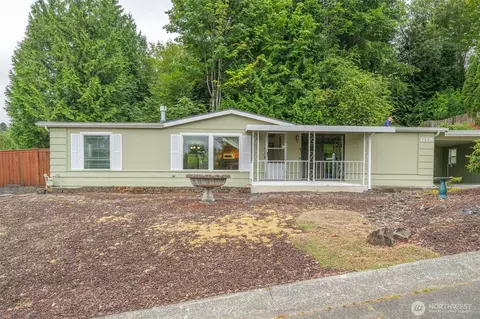 Exterior - 17336 Woodcrest Dr NE, Bothell, WA 98011 photo 5 of 5