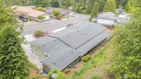 View/Area - 17336 Woodcrest Dr NE, Bothell, WA 98011 photo 2 of 3