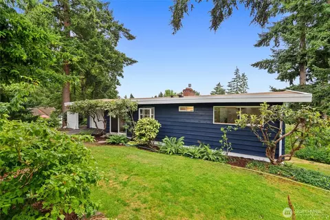 15805 SE 12th Pl, Bellevue, WA 98008